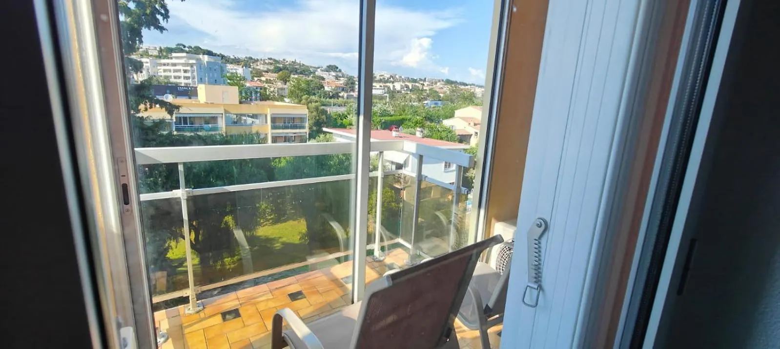 Apartment L'Ulivo - T3 6 Personnes Parking Prive Clim Terrasse Proche Plages Cagnes-sur-Mer